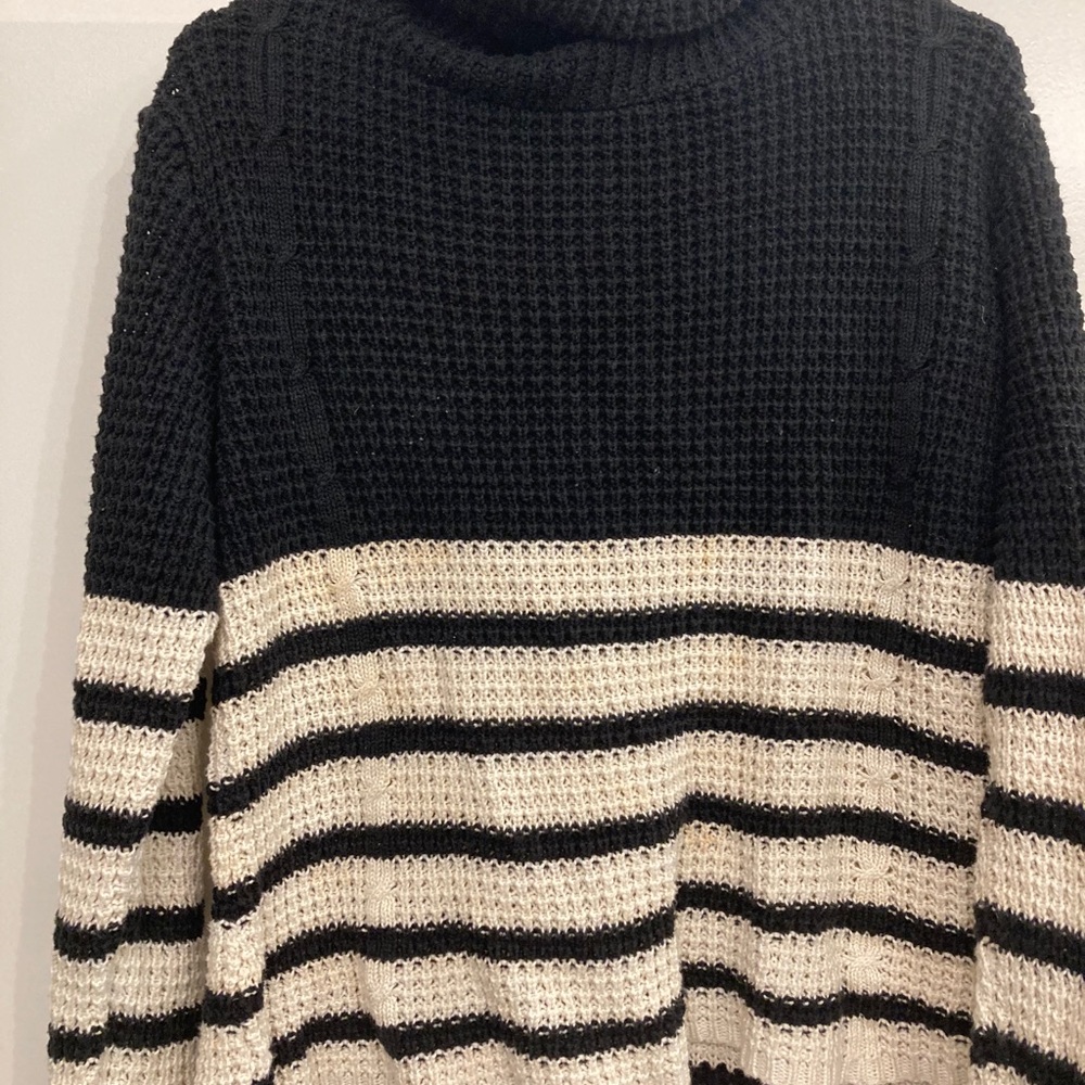 Knitted sweater - Picture 2 of 2